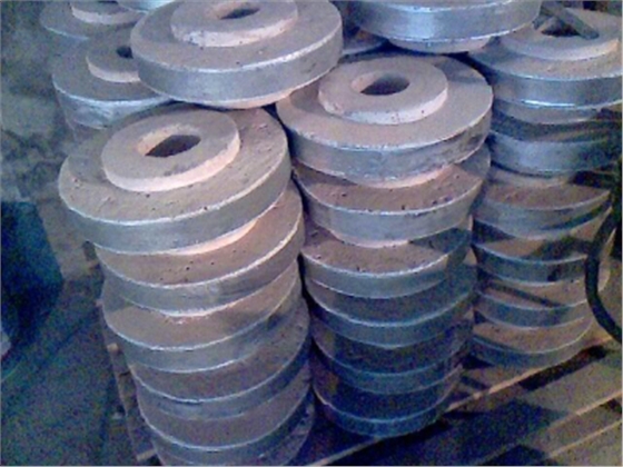 碳素焙燒爐：莫來(lái)石澆注料爐口、爐帽-火龍耐材提供