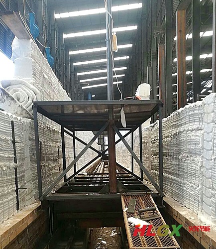 陶瓷纖維長(cháng)模塊施工爐內 陶瓷纖維長(cháng)模塊施工爐內