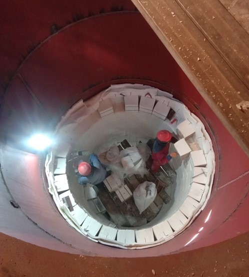 潞新鋼鐵脫硝煙道內襯施工